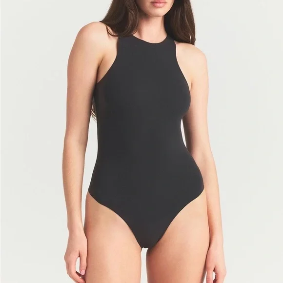 Skims FITS EVERYBODY HIGH NECK BODYSUIT in onyx - Picture 5 of 5